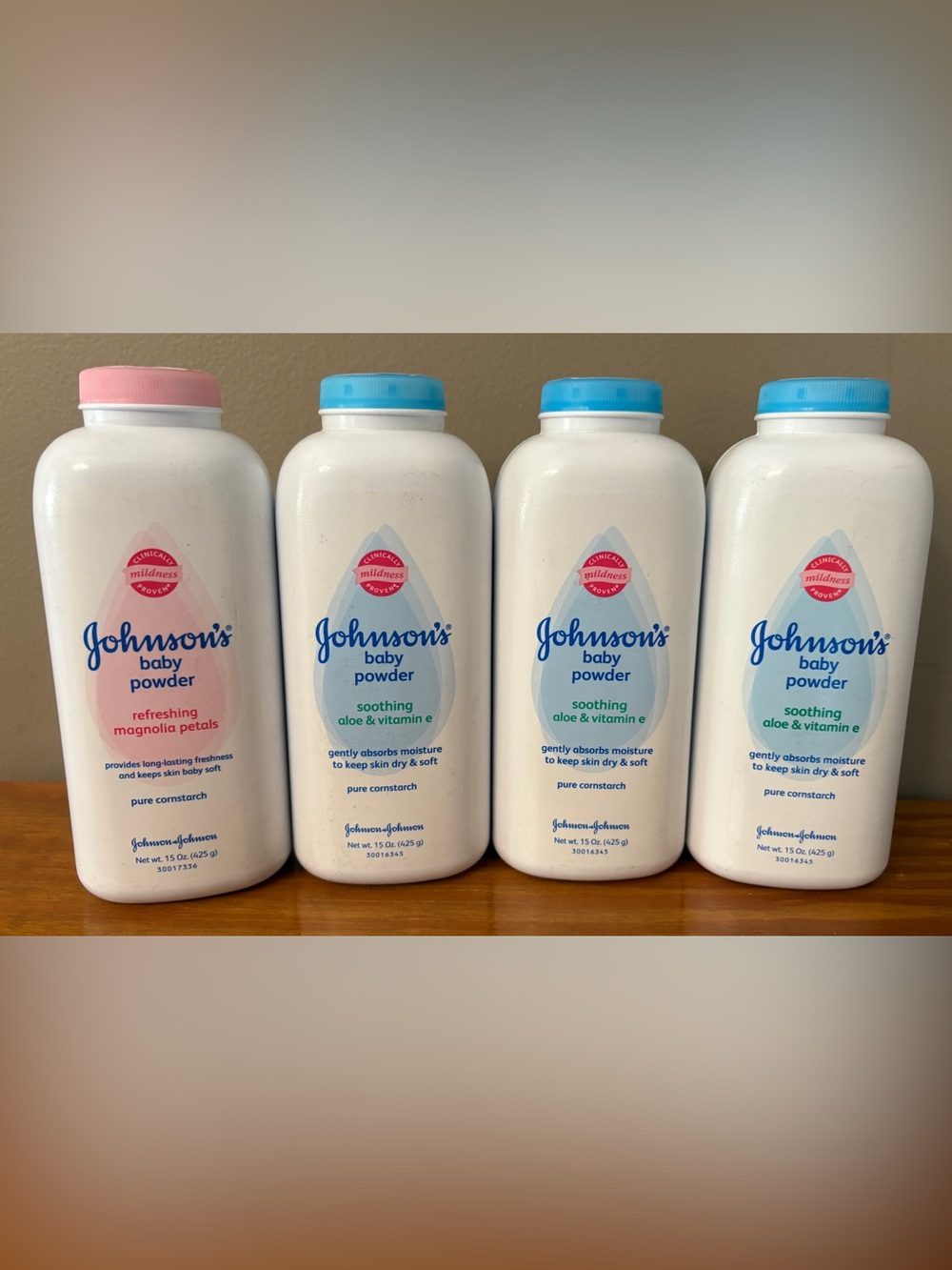 NEW JOHNSON'S Aloe & Vitamin E / Magnolia Petals Baby Powder 15 oz (4 PACK)